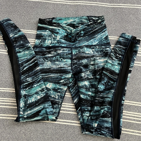 Lululemon - Picture 3 of 4